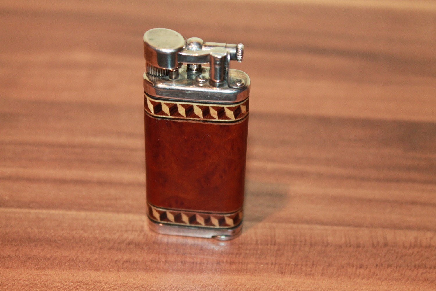 IM Corona Savinelli "Old Boy" Pfeifen-Feuerzeug mit Intarsien dunkelbraun – Bild 2